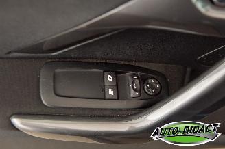 Peugeot 2008 1.2 Access Clima Navi picture 12