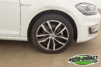 Volkswagen e-Golf 36 kWh Automaat Leder Clima picture 29