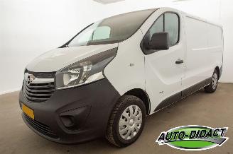 krockskadad bil bedrijf Opel Vivaro 1.6 CDTI Airco L2H1 2015/4