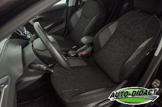 Peugeot 2008 1.2 Access Clima Navi picture 28