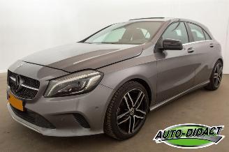 Schadeauto Mercedes A-klasse A180 Automaat Elek Dak Navi Camera Ambition 2017/6