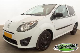 krockskadad bil auto Renault Twingo 1.5 dCi Airco Collection 2011/5