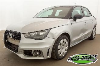krockskadad bil auto Audi A1 1.6 TDI Airco Admired 2013/9