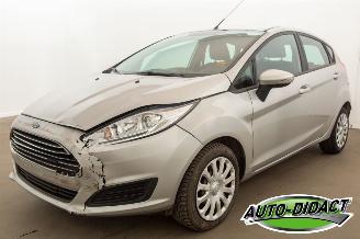 skadebil auto Ford Fiesta 1.0 Automaat Airco CARPAS Trend 2015/10