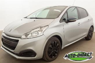 Damaged car Peugeot 208 1.2 Like Airco 50kw 78.284 km CARPAS 2018/2