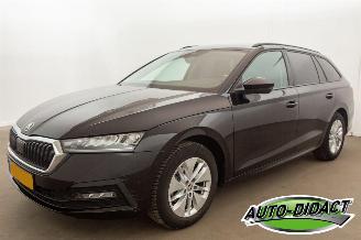 Coche accidentado Skoda Octavia 1.0 e-TSI Automaat Digi Dash Navi Clima Business Edition 2023/3