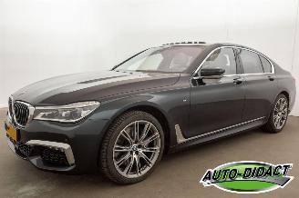 skadebil auto BMW 7-serie 740d xDrive Automaat Navi Camera Elek Dak Leder High Executive 2019/2