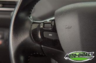 Peugeot 308 SW 1.2 Carpas Clima Navi Camera Style picture 15
