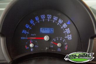 Volkswagen New-beetle Cabriolet 1.6 Airco picture 6