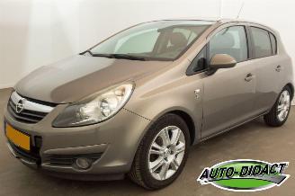 krockskadad bil auto Opel Corsa 1.4-16V Airco \\\\\\\'111\\\\\\\' Edition 2010/6