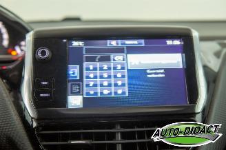 Peugeot 2008 1.2 PureTech 53.192 km NAP Clima Navi Allure picture 8