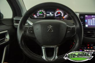 Peugeot 2008 1.2 PureTech 53.192 km NAP Clima Navi Allure picture 5