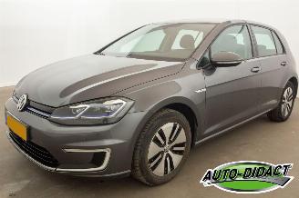 Voiture accidenté Volkswagen e-Golf 36 kWh Navi Camera Clima 2019/1