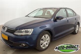 krockskadad bil auto Volkswagen Jetta 1.2 TSI Trendline Airco 2011/6