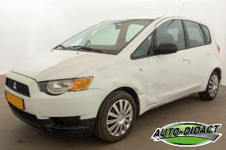 skadebil auto Mitsubishi Colt 1.1 Edition One Airco 2010/9