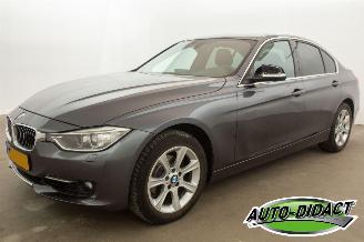 skadebil auto BMW 3-serie 320i 135kw Executive Navi Clima 2013/2