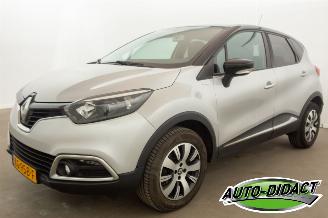 krockskadad bil auto Renault Captur 0.9 TCe Airco Navi Limited 2016/8