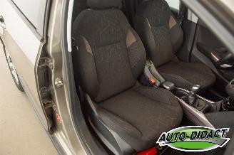 Peugeot 2008 1.2 60kW Navi Clima Access picture 21