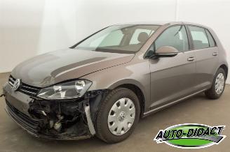 Coche accidentado Volkswagen Golf 1.6 TDI Clima Navi Trendline 2014/12