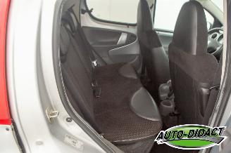 Peugeot 107 1.0-12V Black & Silver picture 12