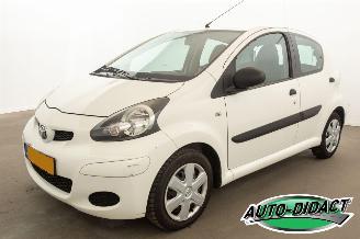 Voiture accidenté Toyota Aygo 1.0-12V - Airco - 5 deurs - Access 2011/3