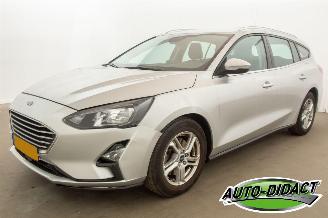 skadebil auto Ford Focus Wagon - 1.0 EcoBoost Hybrid - Navi - Camera - Trend Edition Business 2021/10