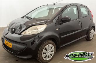 Voiture accidenté Peugeot 107 1.0-12V XS Airco 2008/2