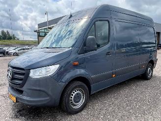 skadebil bedrijf Mercedes eSprinter 312 85kW 60.951 km Airco 2021/7