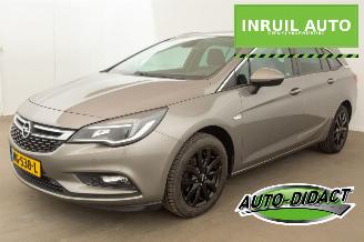damaged passenger cars Opel Astra 1.4 Navi Camera Clima Business+ 2017/1