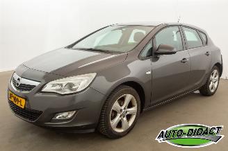 Coche accidentado Opel Astra 1.4 74kW Clima 2010/10