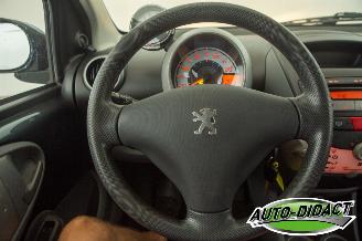 Peugeot 107 1.0-12V Airco Sublime picture 5