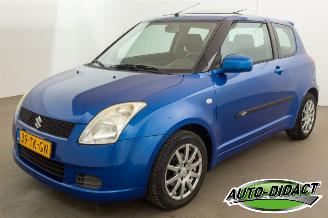 krockskadad bil auto Suzuki Swift 1.5 GLS Automaat Schuifdak Airco 1e eigenaar 2006/10