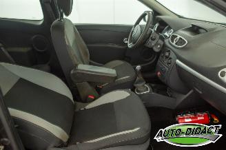 Renault Clio 1.5 Airco picture 17
