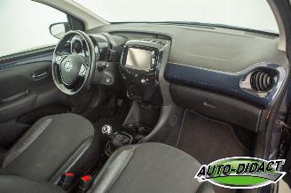 Toyota Aygo 1.0 X-Joy Navi Camera Clima VVT-i picture 19