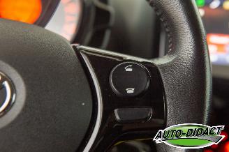 Toyota Aygo 1.0 X-Joy Navi Camera Clima VVT-i picture 16