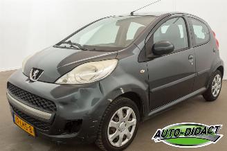 Schadeauto Peugeot 107 1.0-12V Airco 55.199 km NAP Urban Move 2010/5