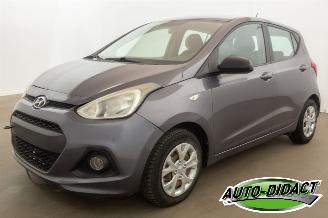 skadebil auto Hyundai I-10 1.0 48kW Airco 80.087 km Cool 2015/4