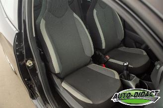 Toyota Aygo 1.0 VVT-i 69.877 km NAP Camera Clima X-Play picture 19