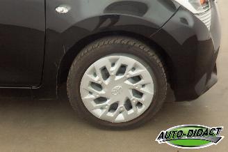 Toyota Aygo 1.0 VVT-i 69.877 km NAP Camera Clima X-Play picture 30