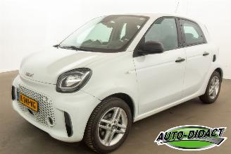 skadebil auto Smart Forfour EQ 18 kWh Automaat Clima Essential 2021/3