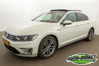 uszkodzony samochody osobowe Volkswagen Passat 1.4 TSI GTE Automaat Pano Digi Dash Navi Clima 2016/7