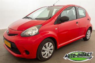 skadebil auto Toyota Aygo 1.0 VVT-i Comfort koppeling defect 2012/3