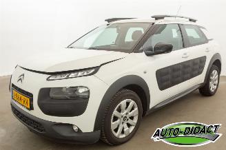 krockskadad bil auto Citroën C4 cactus 1.2 PureTech Clima Camera Feel 2015/6
