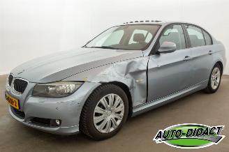 damaged passenger cars BMW 3-serie 318i Automaat Elek Dak Clima Business Line 2010/11