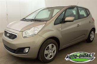 krockskadad bil auto Kia Venga 1.4 Clima 2013/10