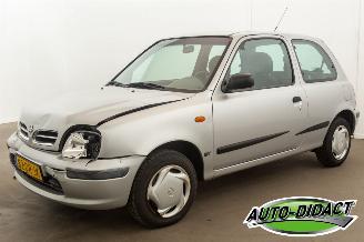 Vaurioauto  passenger cars Nissan Micra 1.0 Automaat GX N-CVT 1999/11