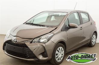 damaged passenger cars Toyota Yaris 1.5 82kW Airco 33.849 km 2018/3