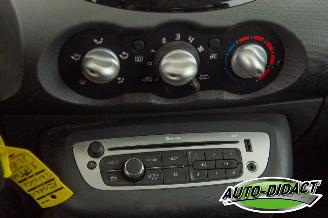 Renault Twingo 1.2 16V Automaat Airco Dynamique picture 7