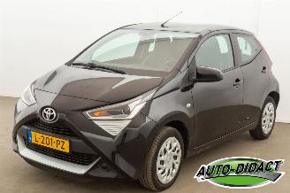 Vaurioauto  passenger cars Toyota Aygo 1.0 VVT-i x-play 54.512 km Airco Camera 2021/7