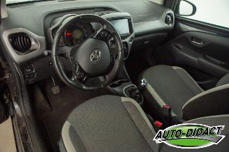 Toyota Aygo 1.0 VVT-i x-play 54.512 km Airco Camera picture 16